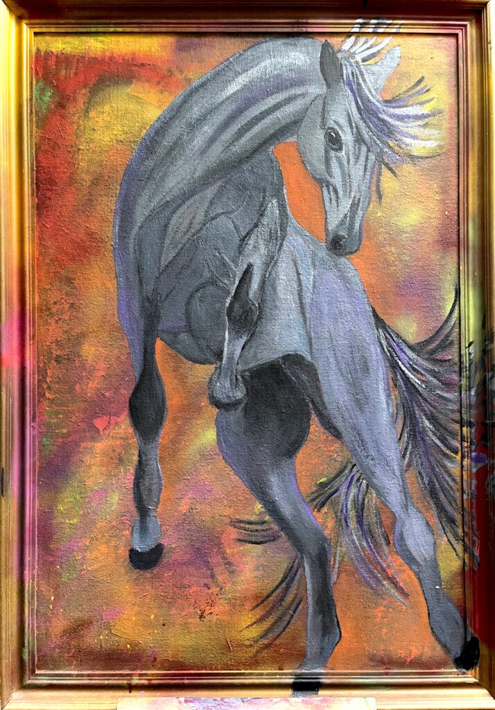 Stejlende grå hest